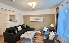 Large Family-Friendly 2Bd Glastonbury Retreat, Sleeps 5